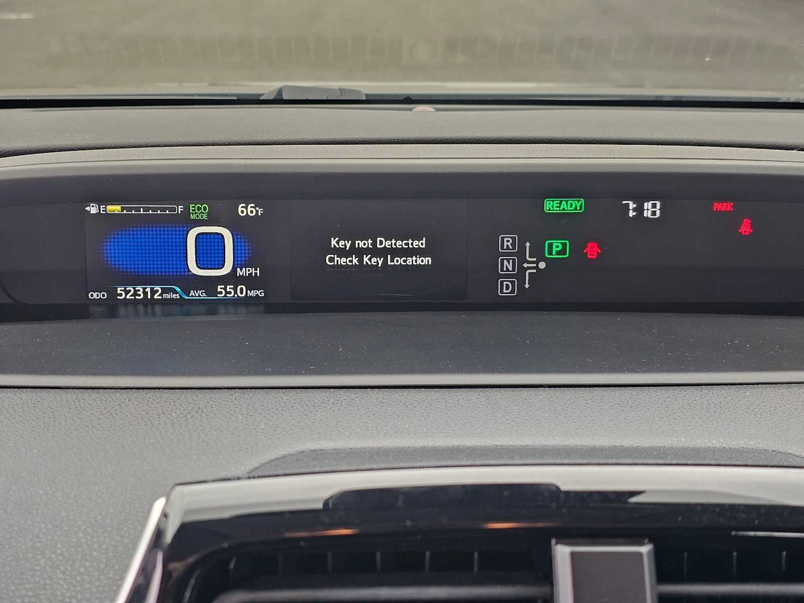 Used 2020 Toyota Prius L Eco FWD image 23