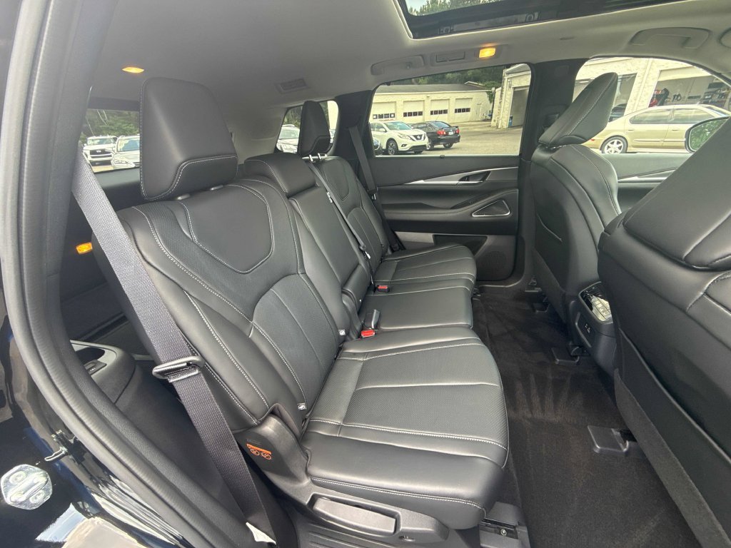 Used 2025 INFINITI QX60 Luxe w/ Cargo Package FWD image 28