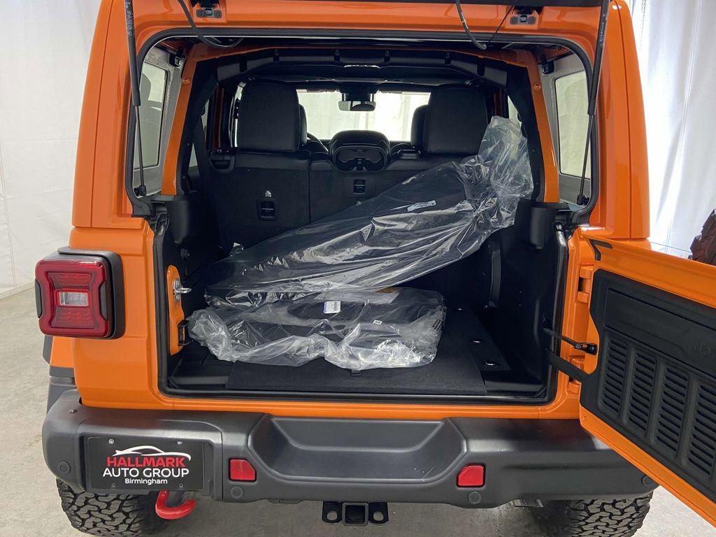 New 2025 Jeep Wrangler Unlimited Rubicon w/ XTREMEE 35" Tire Package image 8