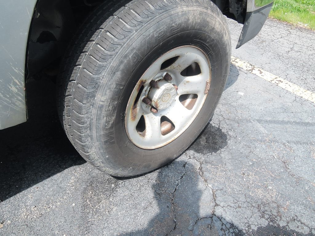 Used 2001 Toyota 4Runner SR5 AWD/4WD image 10