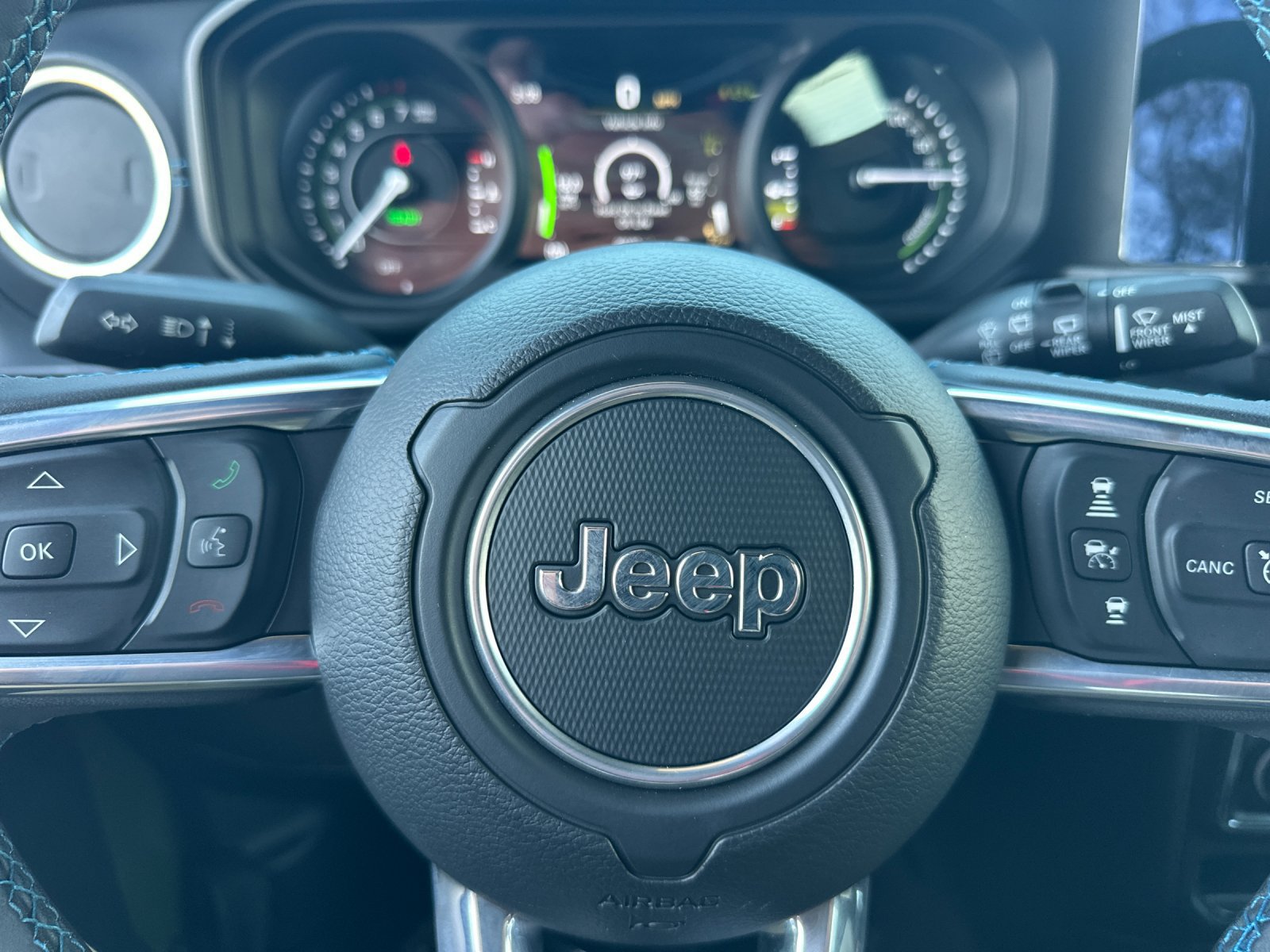Used 2024 Jeep Wrangler High Altitude AWD/4WD image 27