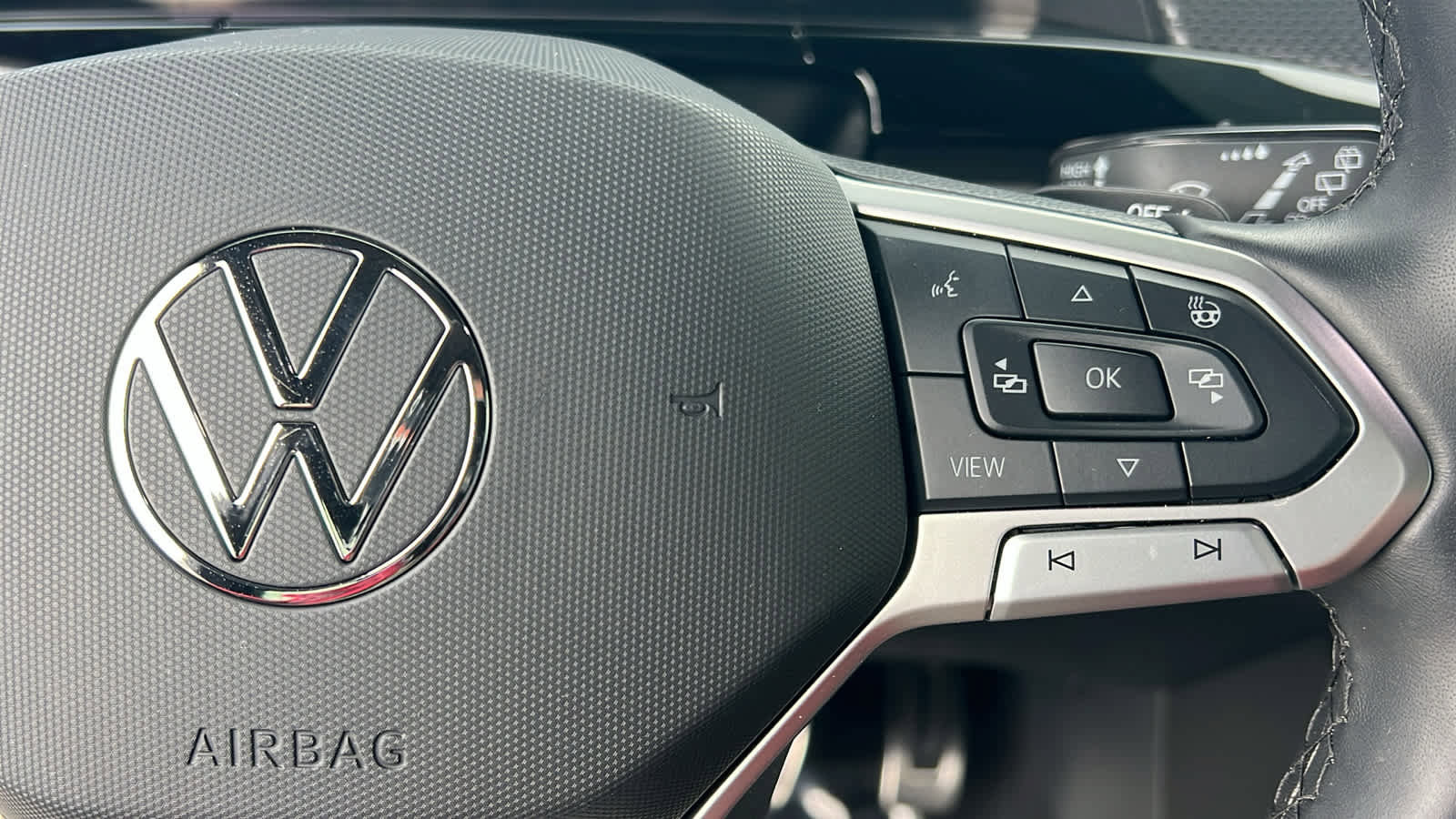 Used 2024 Volkswagen Atlas Cross Sport SEL R-Line image 20