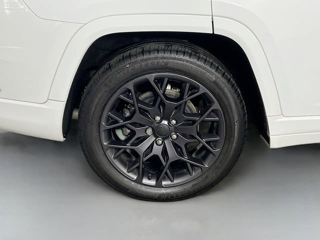 Used 2023 Jeep Grand Cherokee L Summit w/ Advanced Protech Group IV image 40