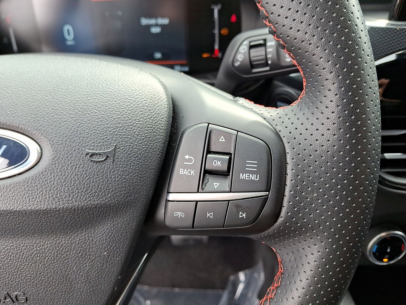 Used 2025 Ford Escape ST-Line FWD image 18