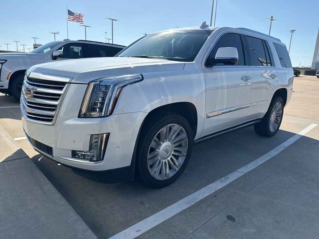 Used 2017 Cadillac Escalade Platinum image 1