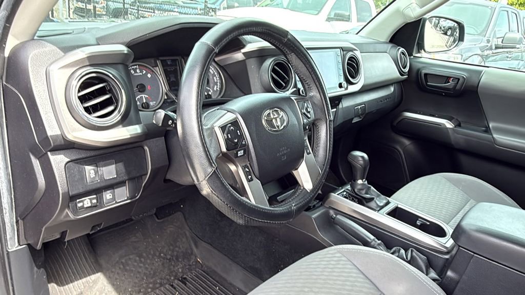 Used 2022 Toyota Tacoma SR5 RWD image 22