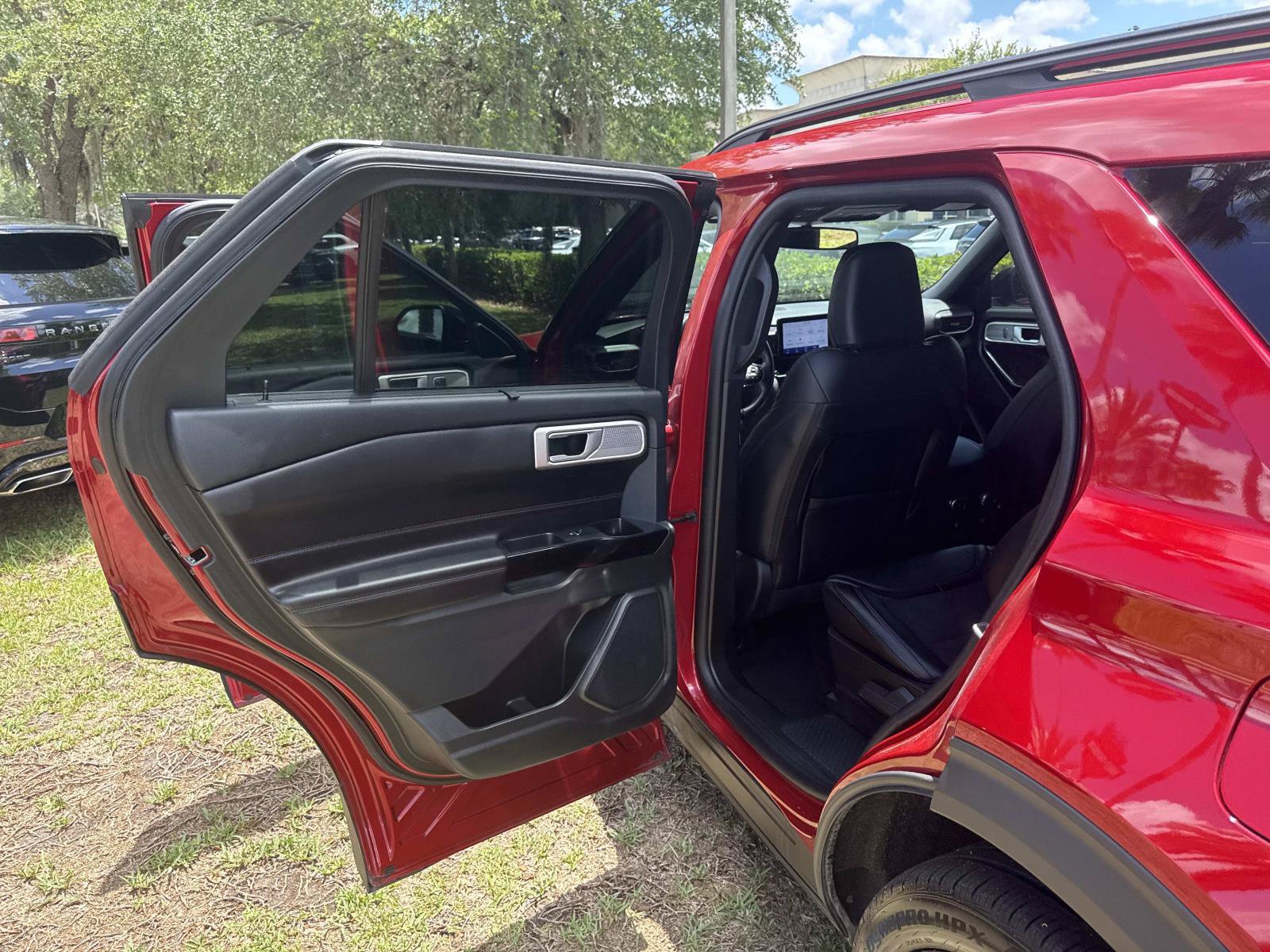 Used 2023 Ford Explorer ST w/ Equipment Group 401A AWD/4WD image 13