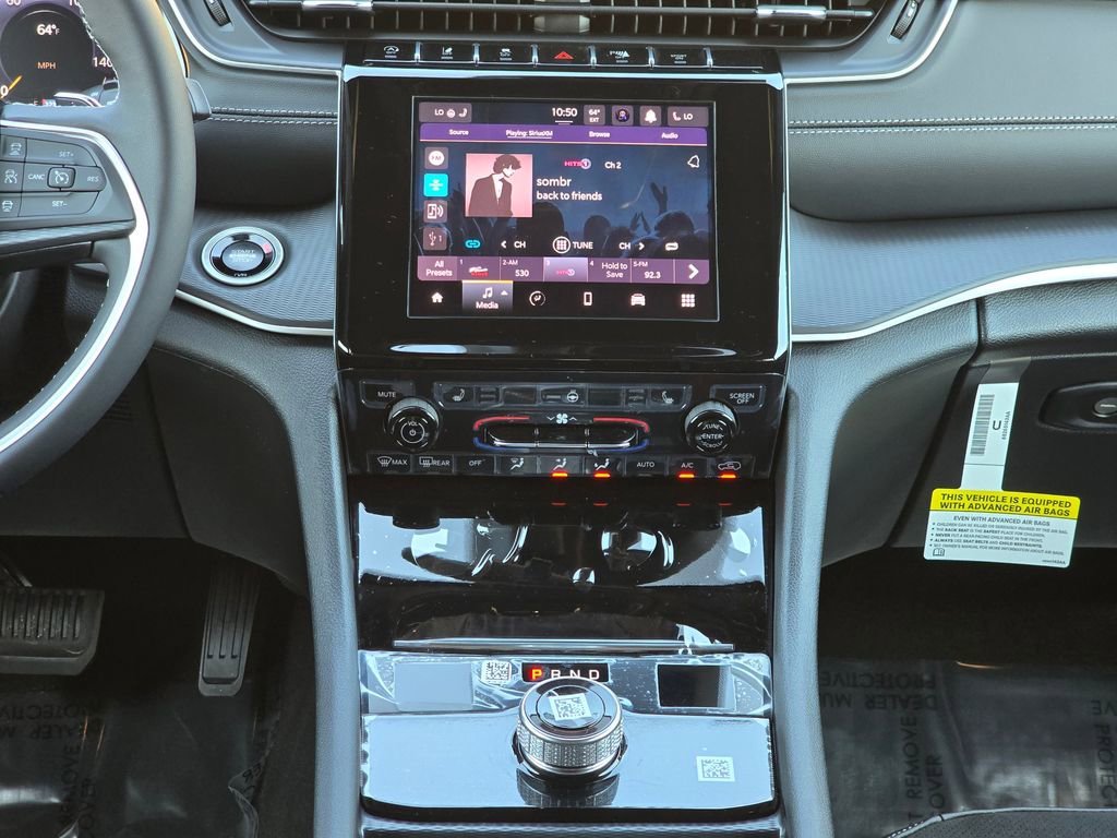 New 2025 Jeep Grand Cherokee Altitude image 29