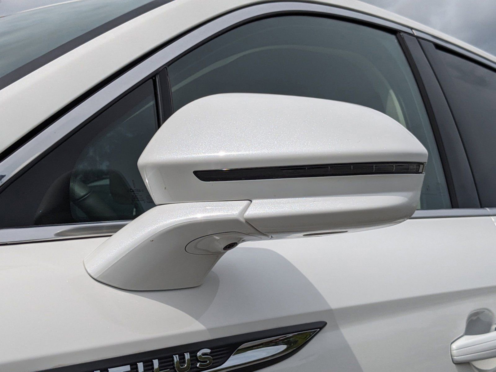 Certified 2023 Lincoln Nautilus Reserve w/ Equipment Group 201A image 15