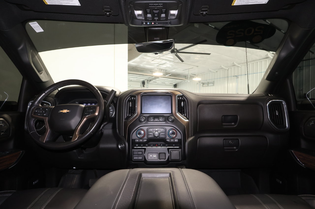 Certified 2022 Chevrolet Silverado 3500 High Country AWD/4WD image 31