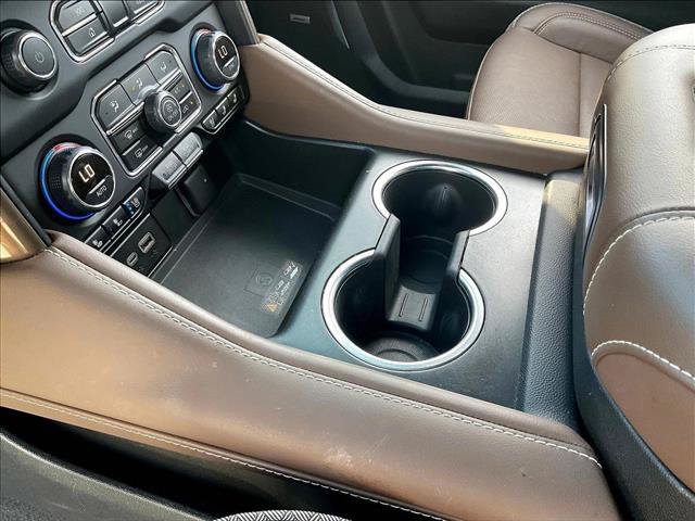 Used 2024 Chevrolet Suburban High Country RWD image 15