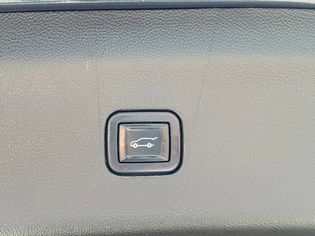 Used 2020 Buick Enclave Premium w/ Sun and Sites Package AWD/4WD image 12