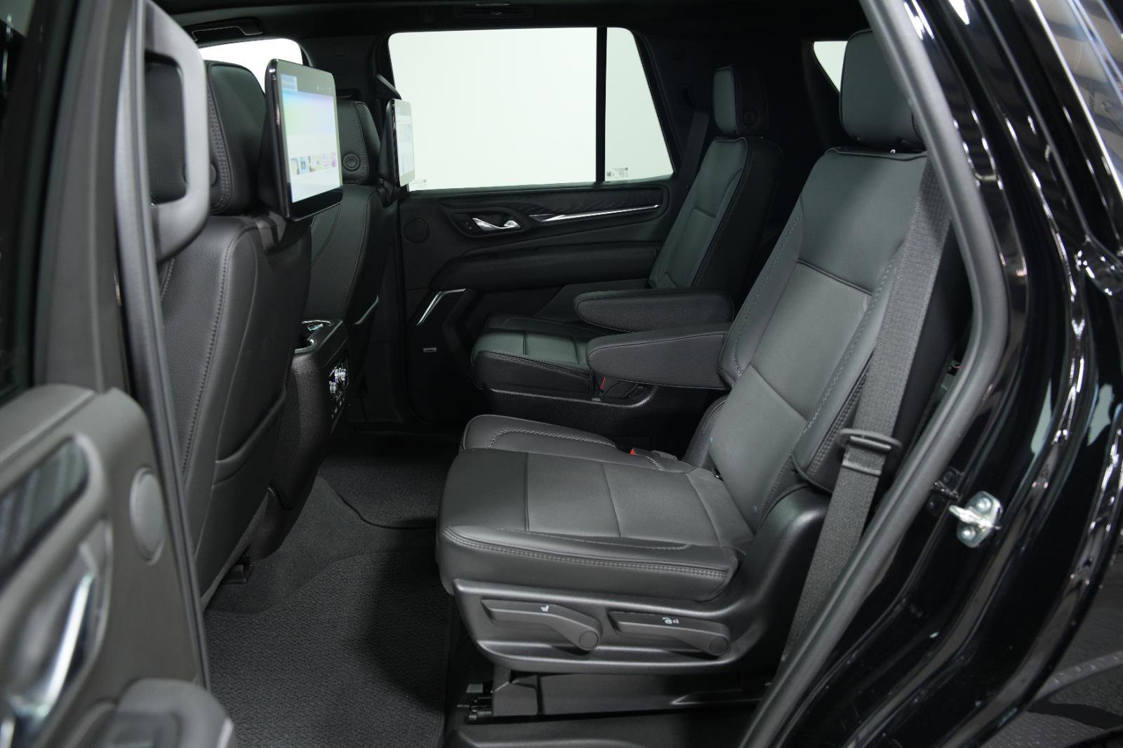 Used 2024 GMC Yukon Denali w/ Advanced Technology Package image 27