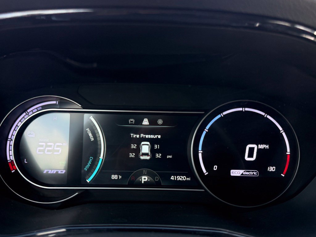 Used 2022 Kia Niro EX FWD image 19