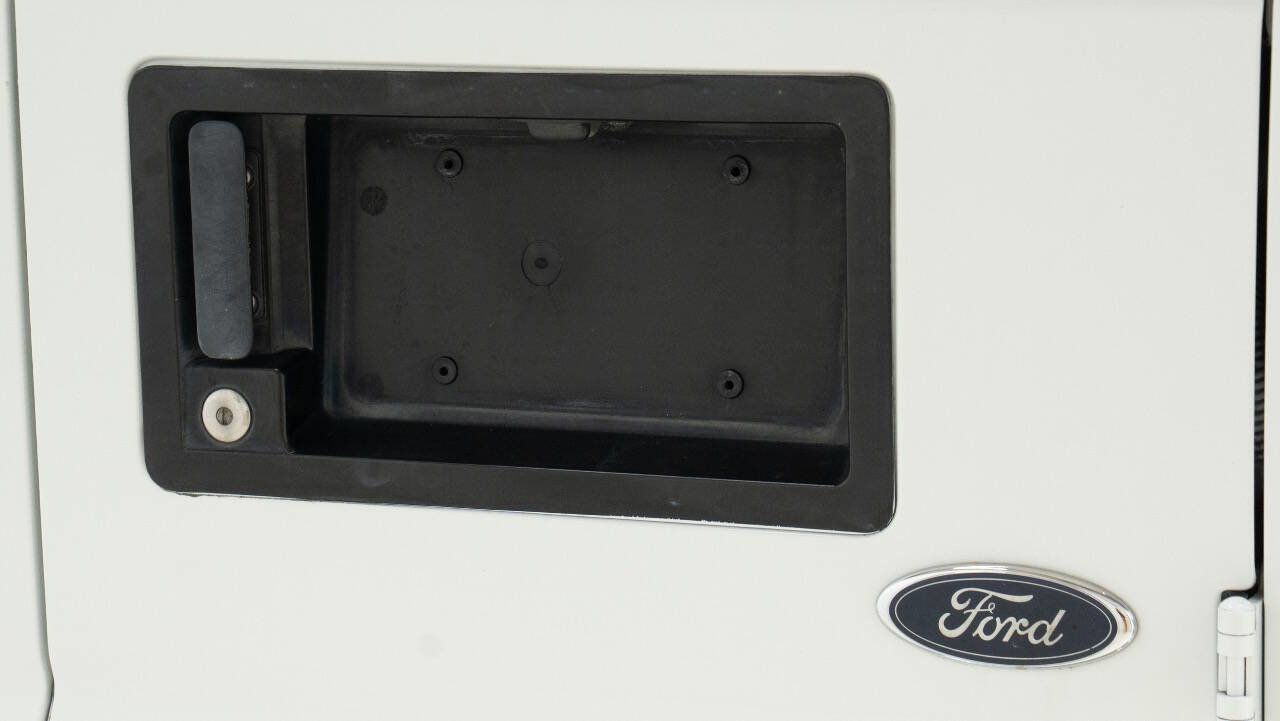 Used 2001 Ford E-350 and Econoline 350 XLT image 22