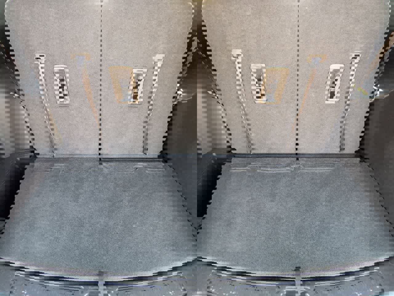 Used 2023 GMC Acadia SLT image 34