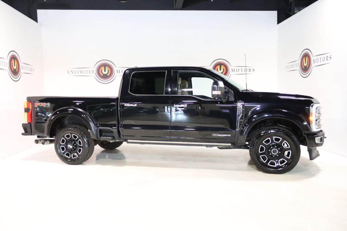 Used 2023 Ford F250 Platinum w/ FX4 Off-Road Package AWD/4WD image 5