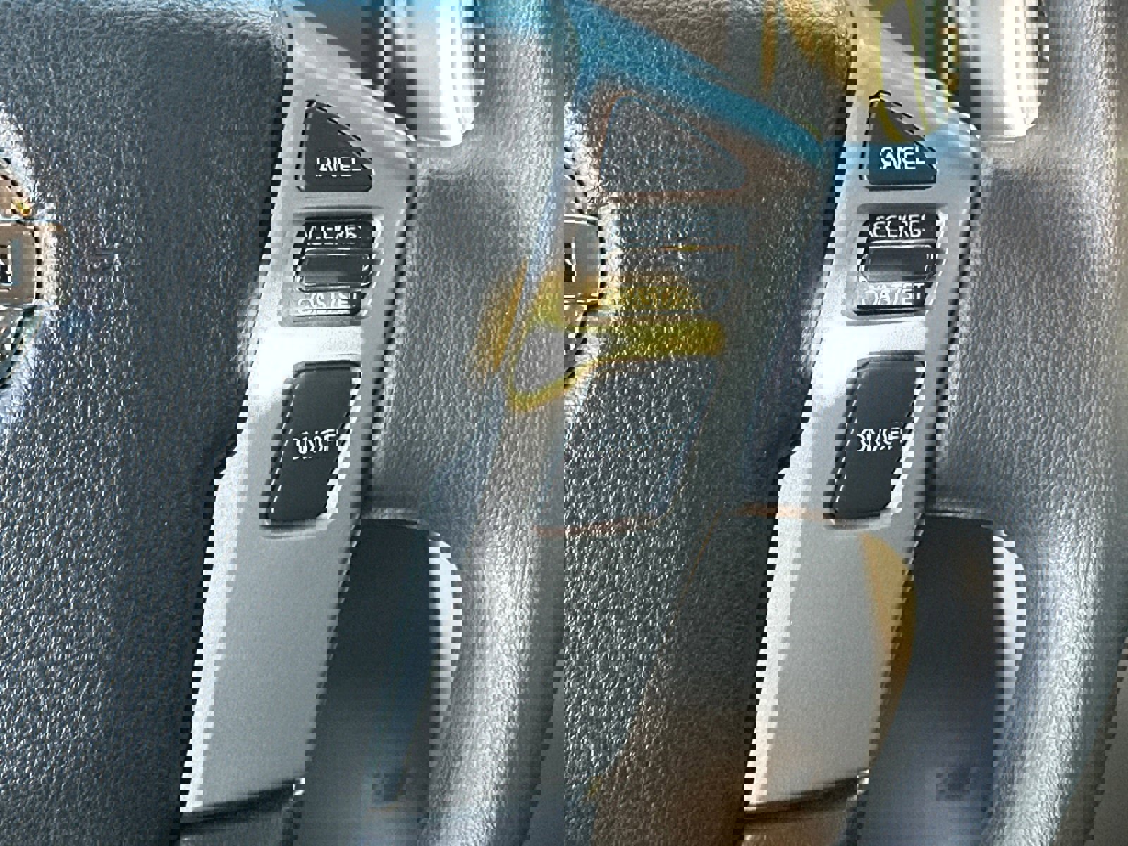 Used 2019 Nissan Titan SV image 25