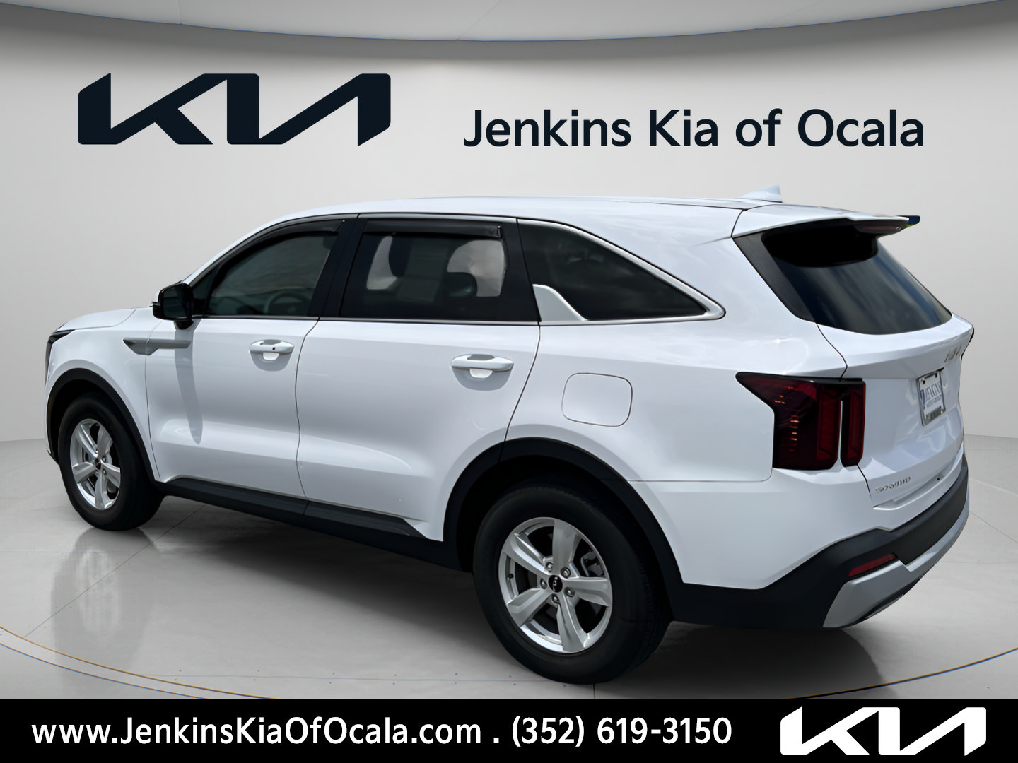 Used 2024 Kia Sorento LX FWD image 7