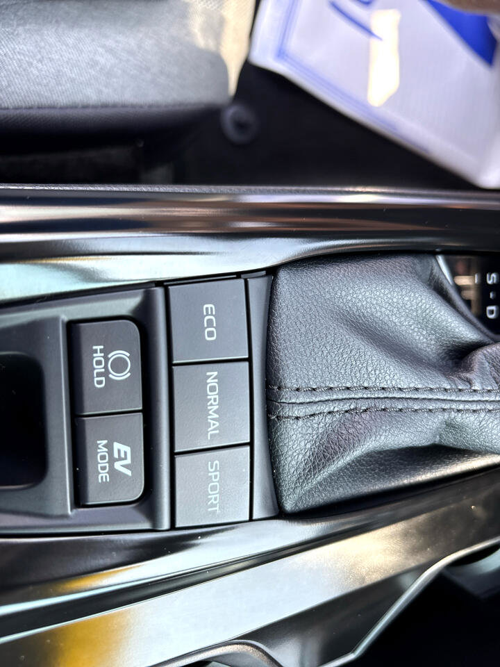 Used 2025 Toyota Camry LE image 25