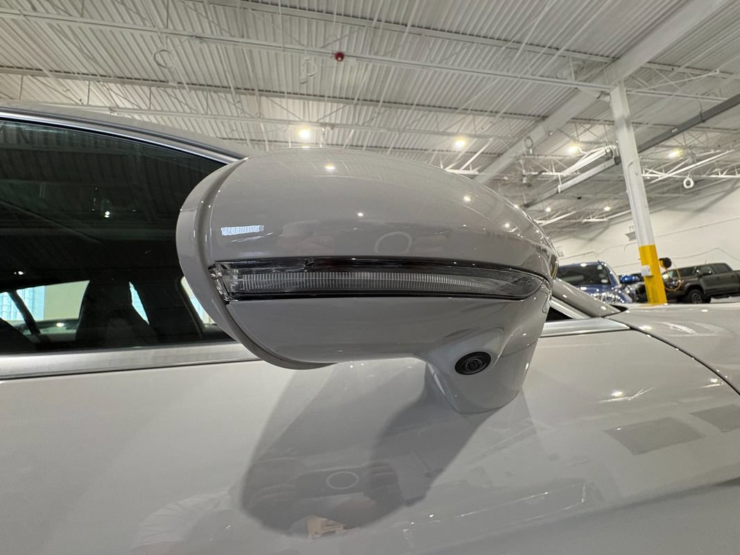 Used 2024 Porsche Panamera 4 AWD/4WD image 60