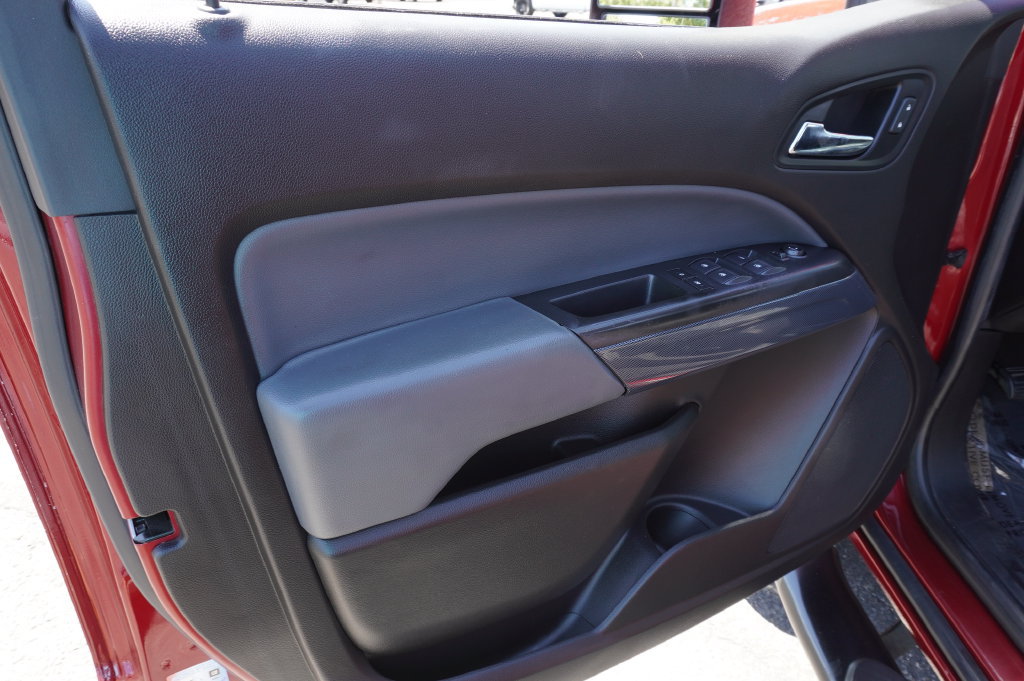 Used 2019 Chevrolet Colorado Z71 AWD/4WD image 17