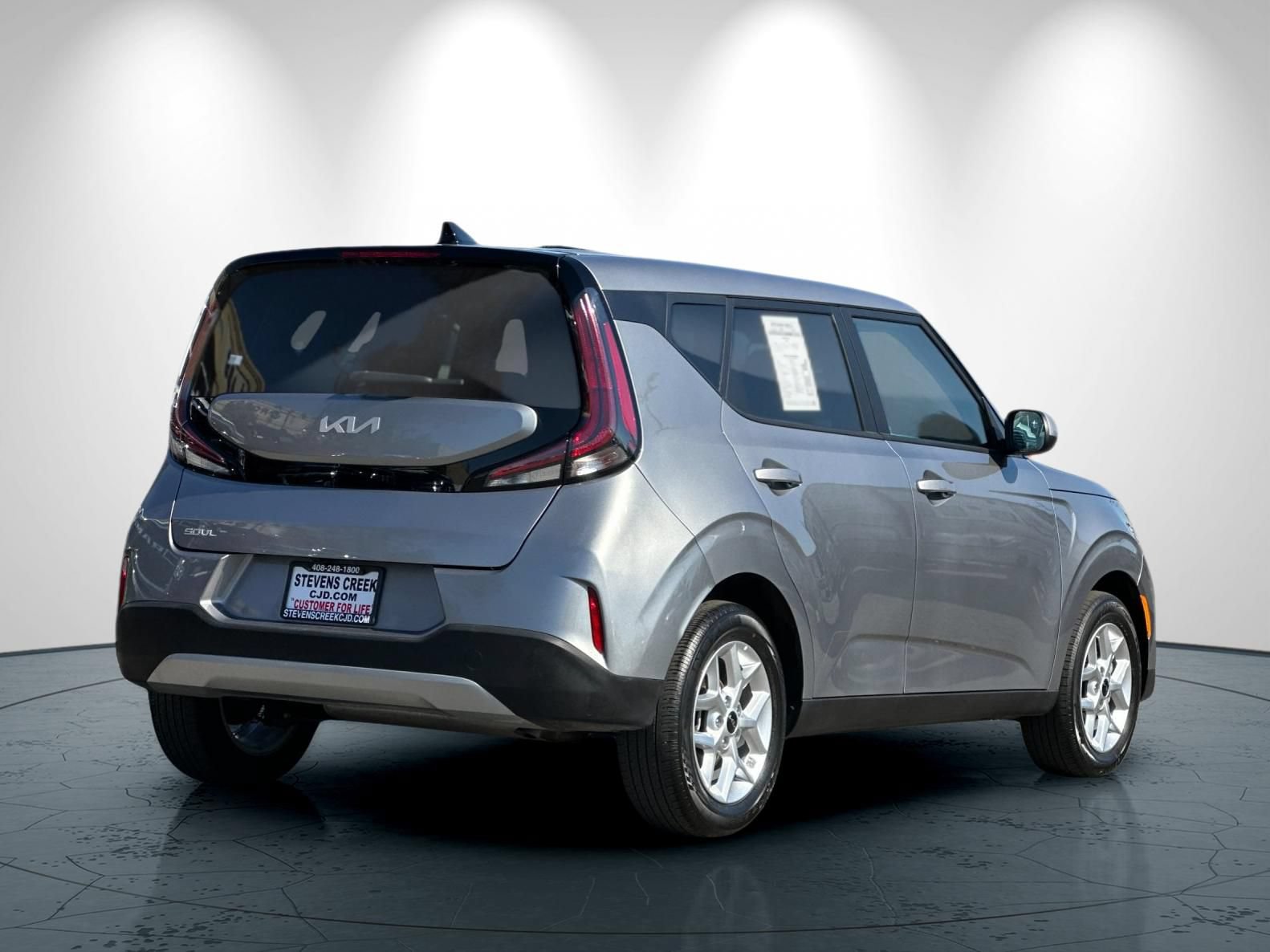 Used 2025 Kia Soul LX w/ LX Technology Package FWD image 4