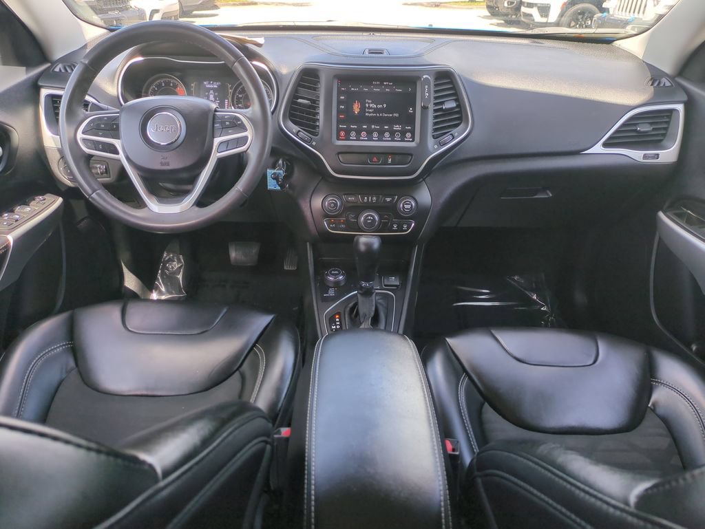 Used 2022 Jeep Cherokee Latitude AWD/4WD image 16