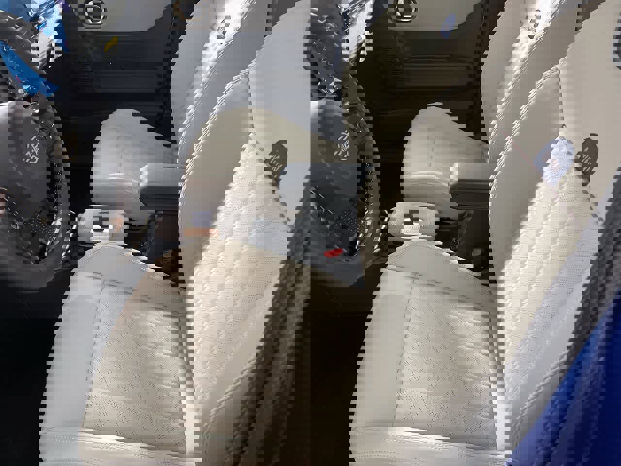 Certified 2025 MINI Cooper S image 9