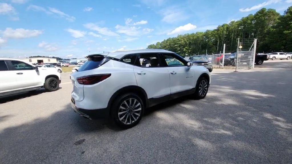 Certified 2025 Chevrolet Blazer Premier w/ Driver Confidence II Package image 5