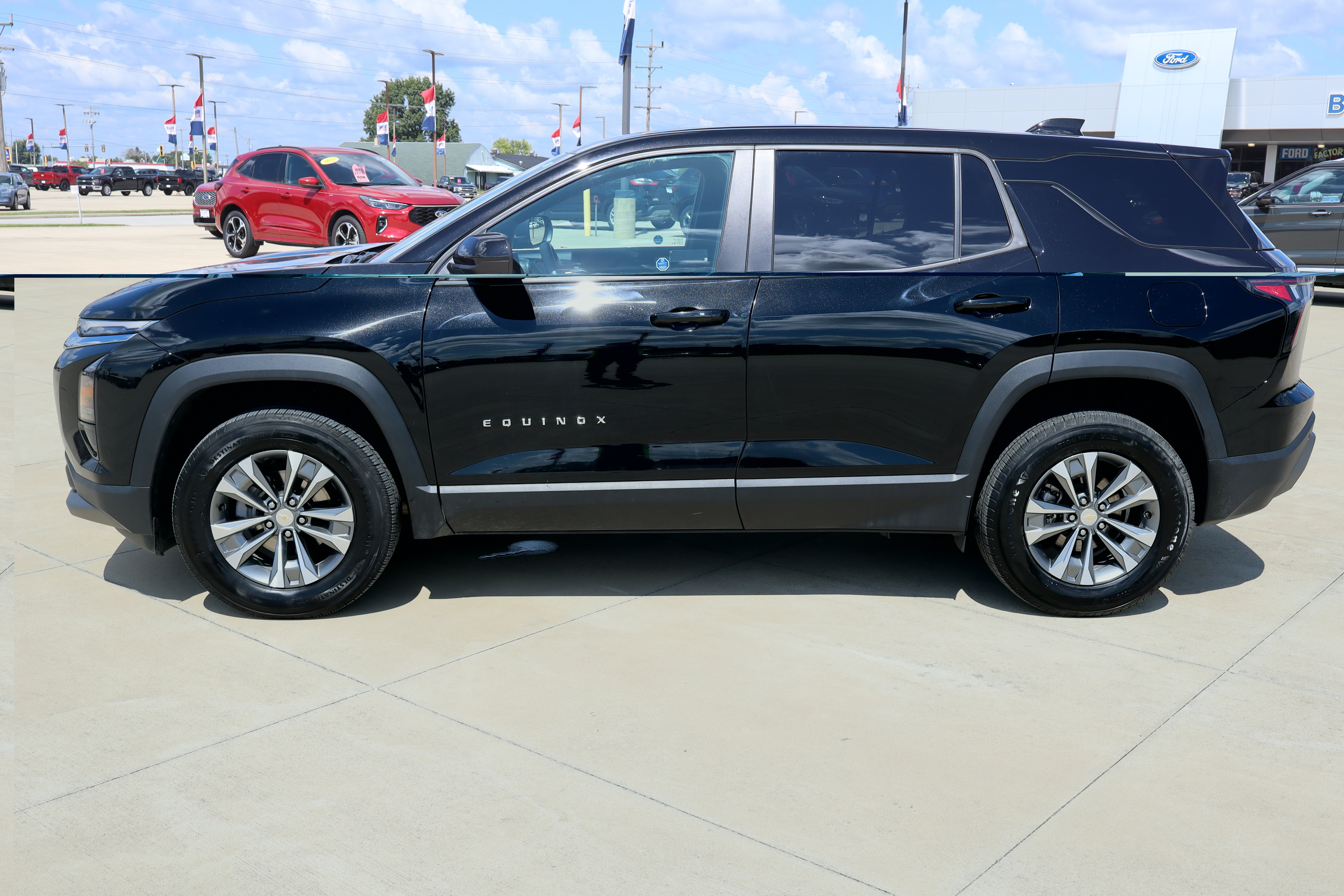 Used 2026 Chevrolet Equinox LT w/ LPO, Floor Liner Package FWD image 8