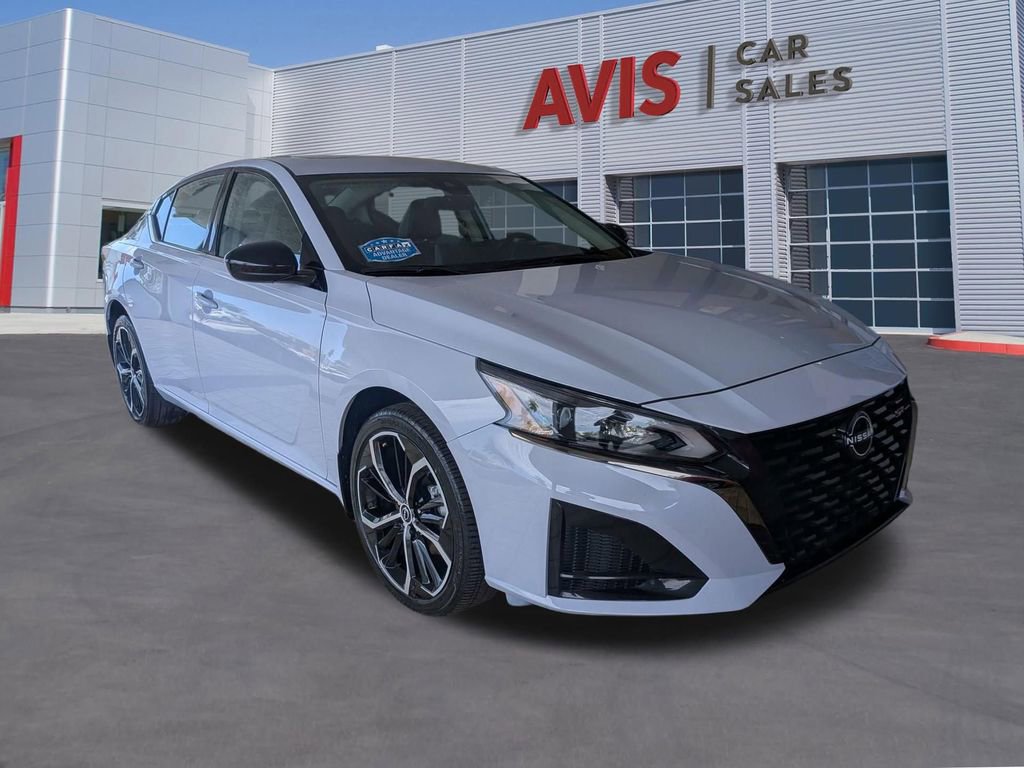 Used 2025 Nissan Altima 2.5 SR w/ SR Premium Package AWD/4WD image 3