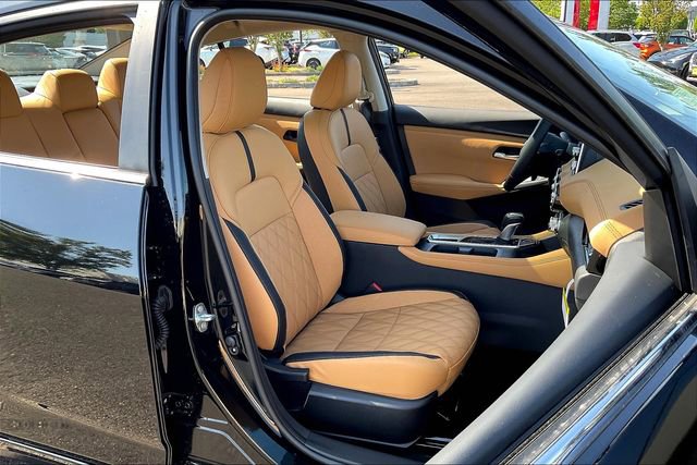 Used 2025 Nissan Sentra SV w/ SV Premium Package image 25