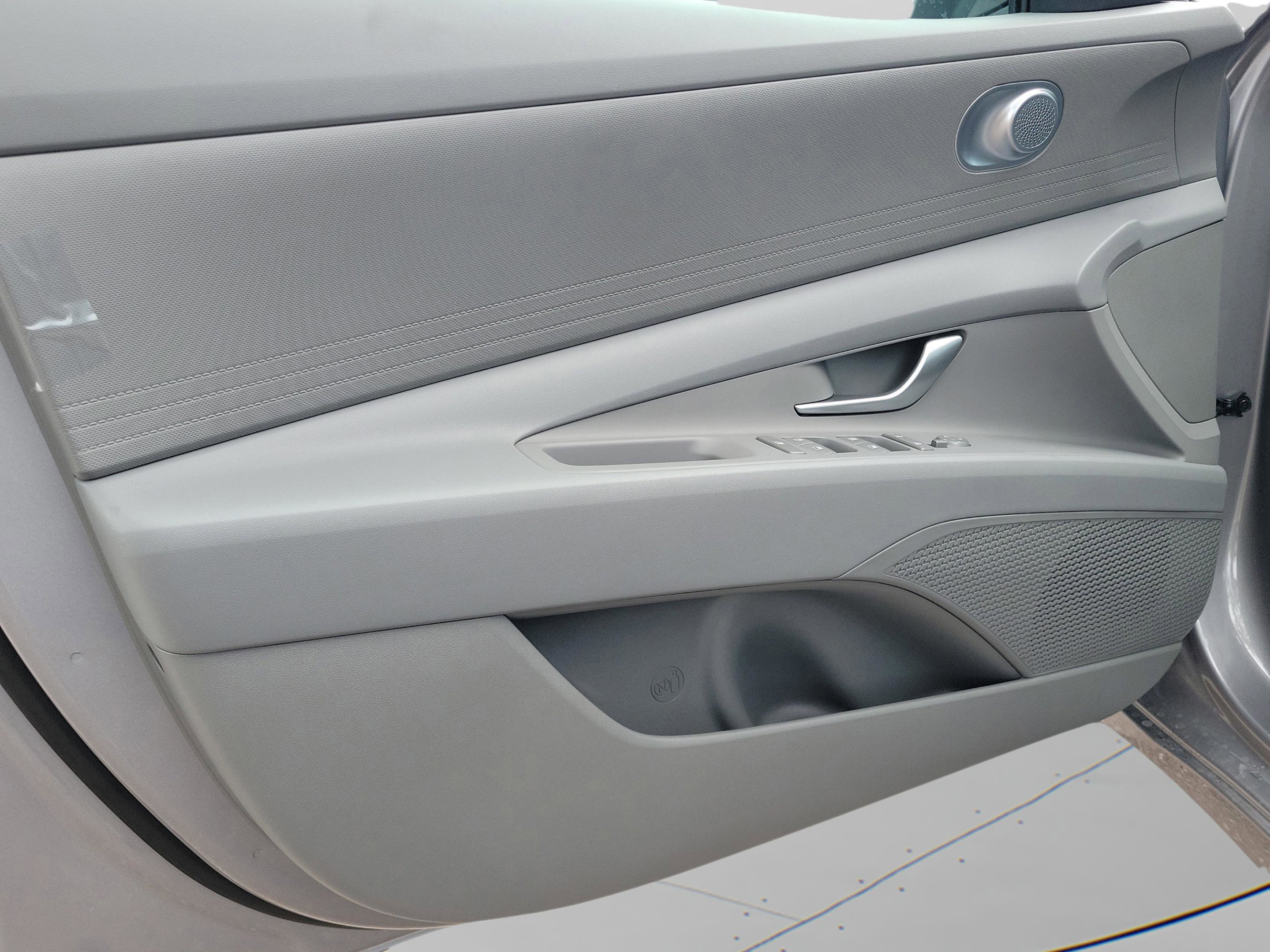 New 2025 Hyundai Elantra Blue image 17