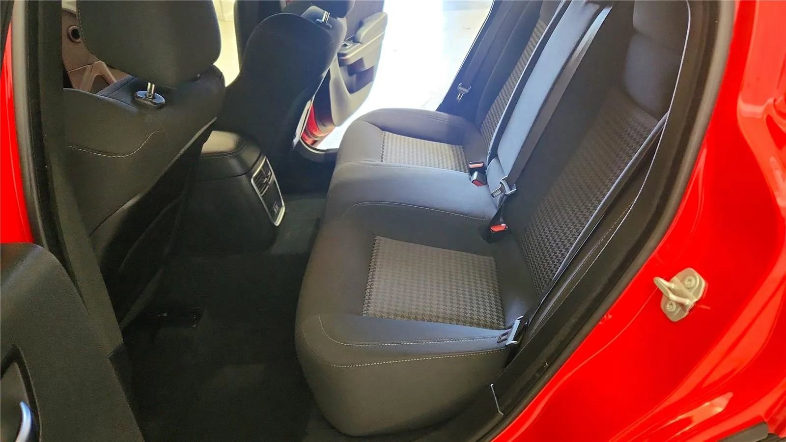 Used 2023 Dodge Charger R/T w/ Cold Weather Package image 31