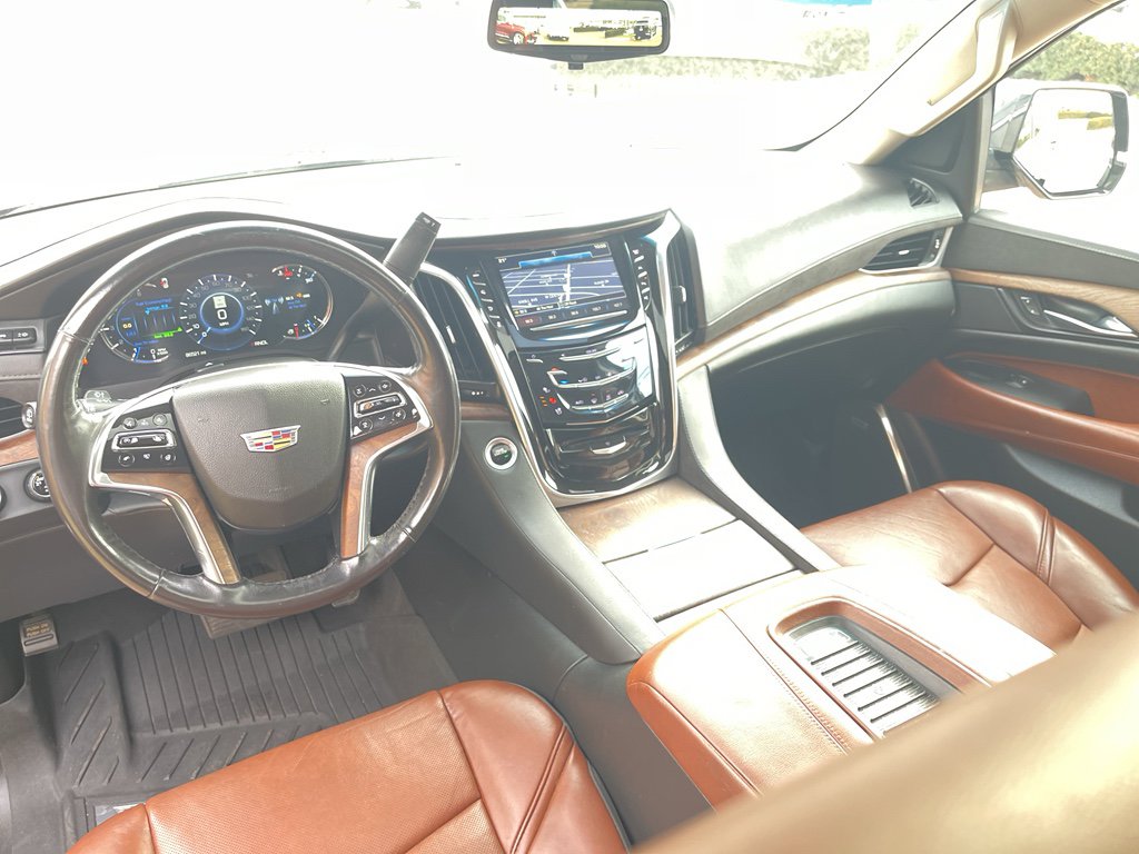 Used 2019 Cadillac Escalade ESV Luxury w/ LPO, Escalade Noir Package image 33