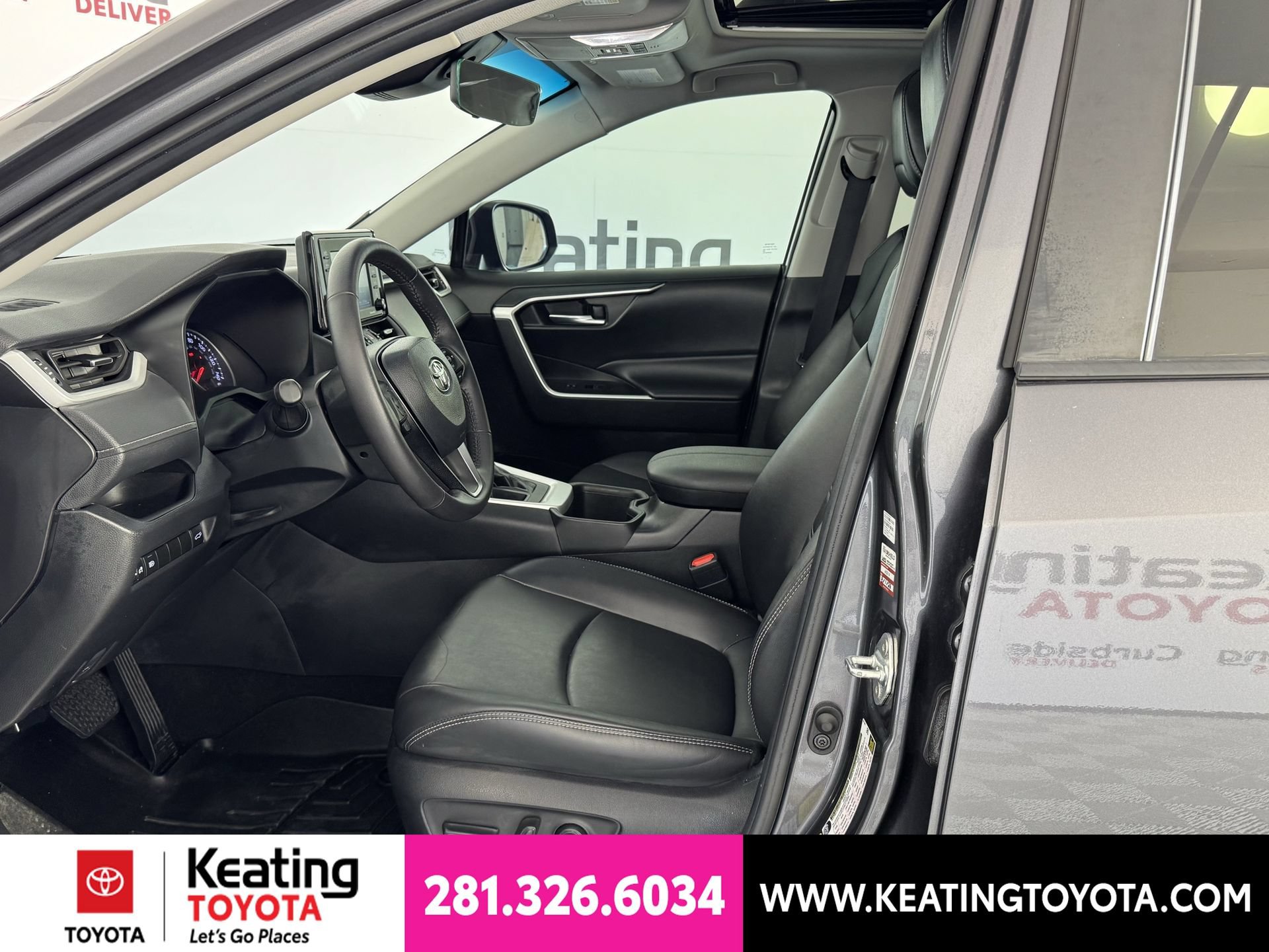 Used 2022 Toyota RAV4 XLE Premium FWD image 14