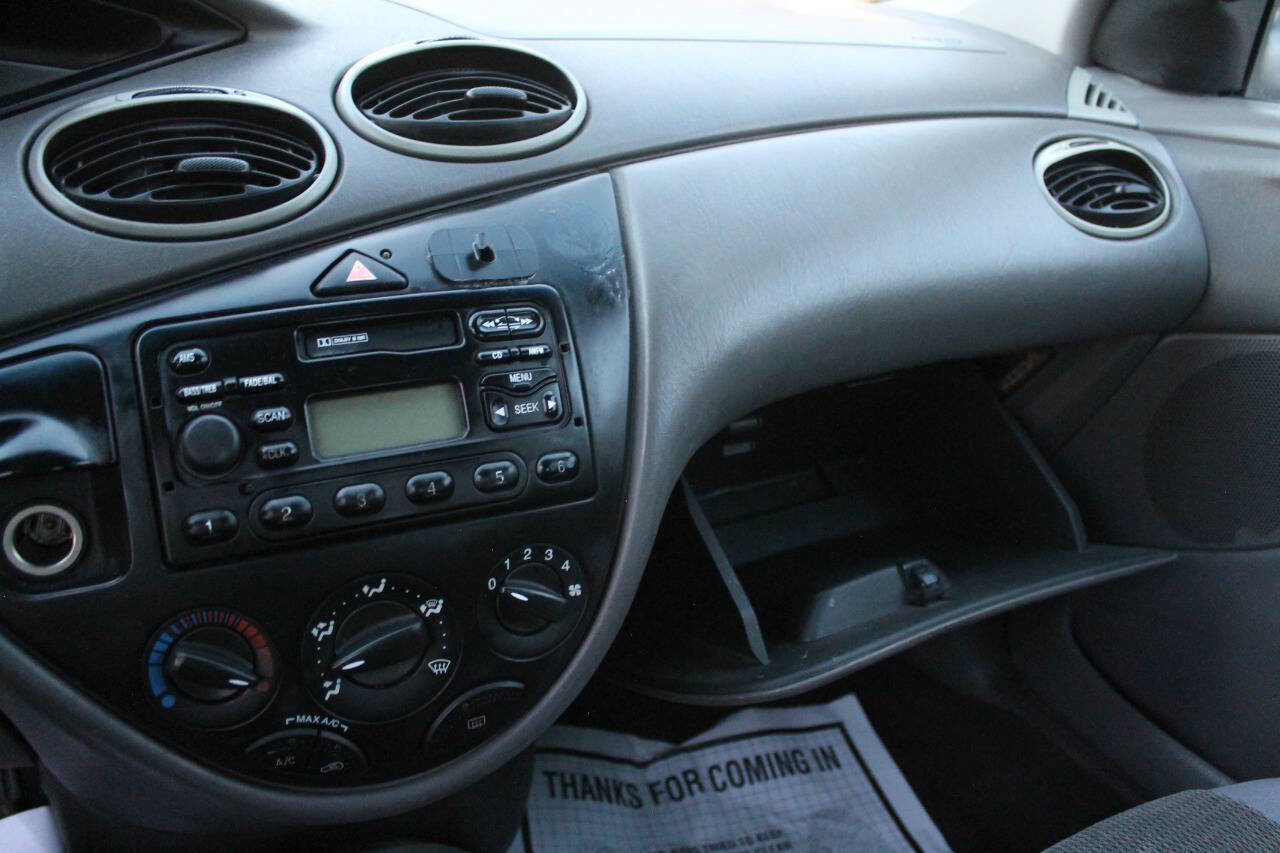 Used 2004 Ford Focus LX FWD image 37