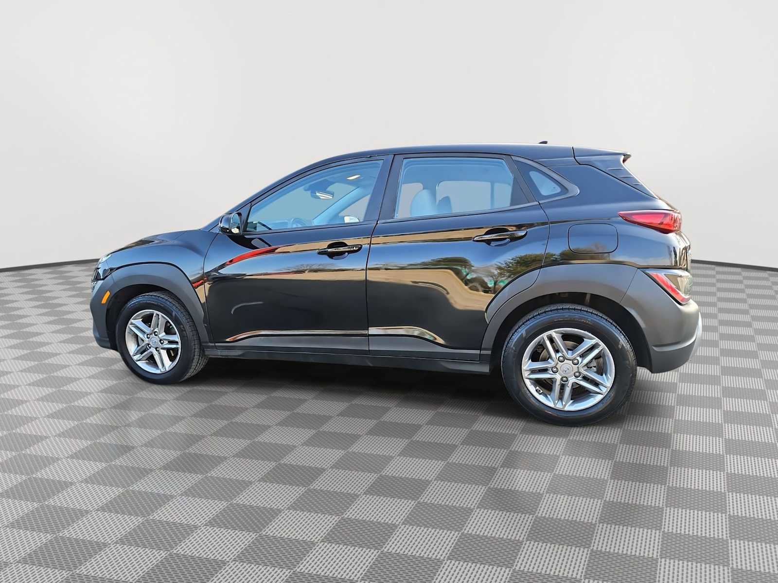 Used 2022 Hyundai Kona SE image 5