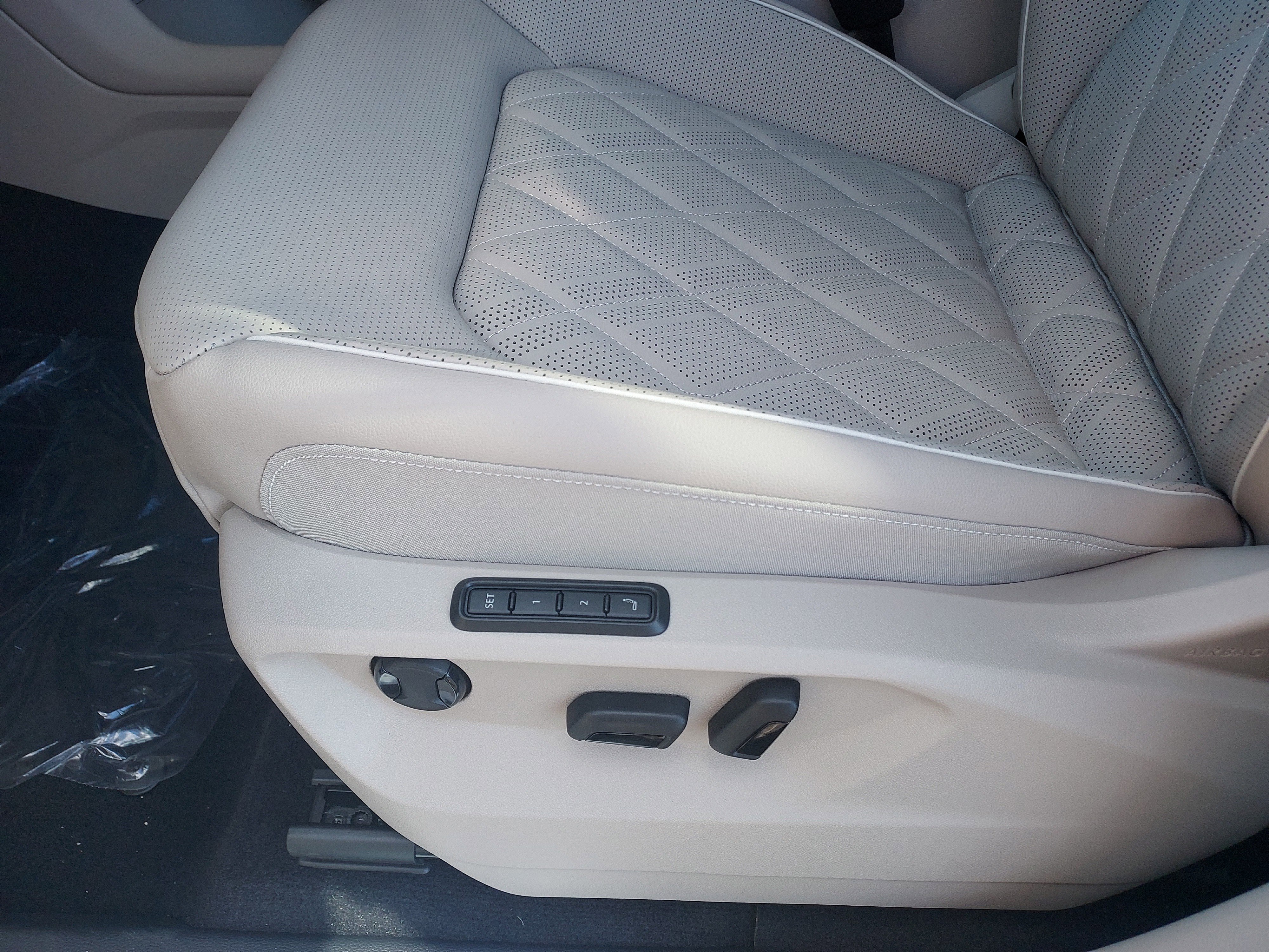 New 2026 Volkswagen Atlas SEL Premium R-Line image 15