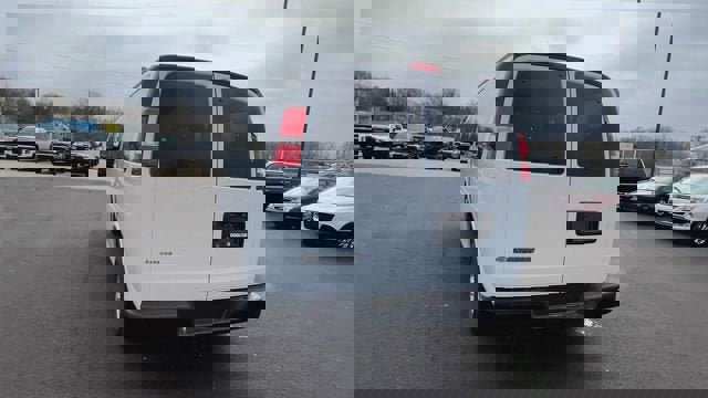 New 2026 Chevrolet Express 3500 LS image 7