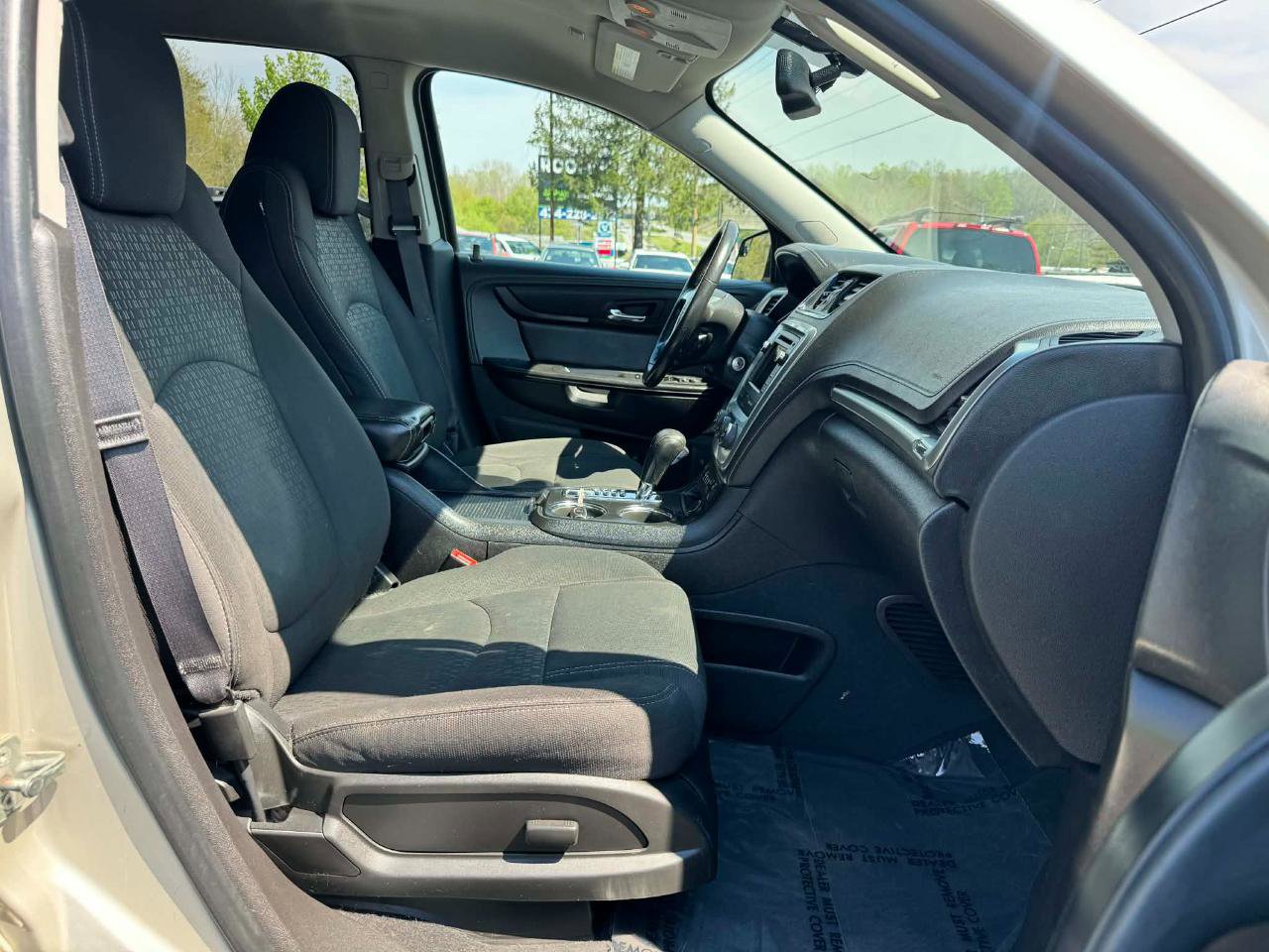 Used 2014 GMC Acadia SLE image 15