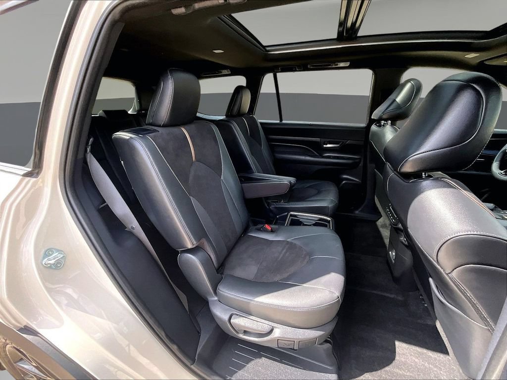 Used 2024 Toyota Grand Highlander AWD Hybrid image 29