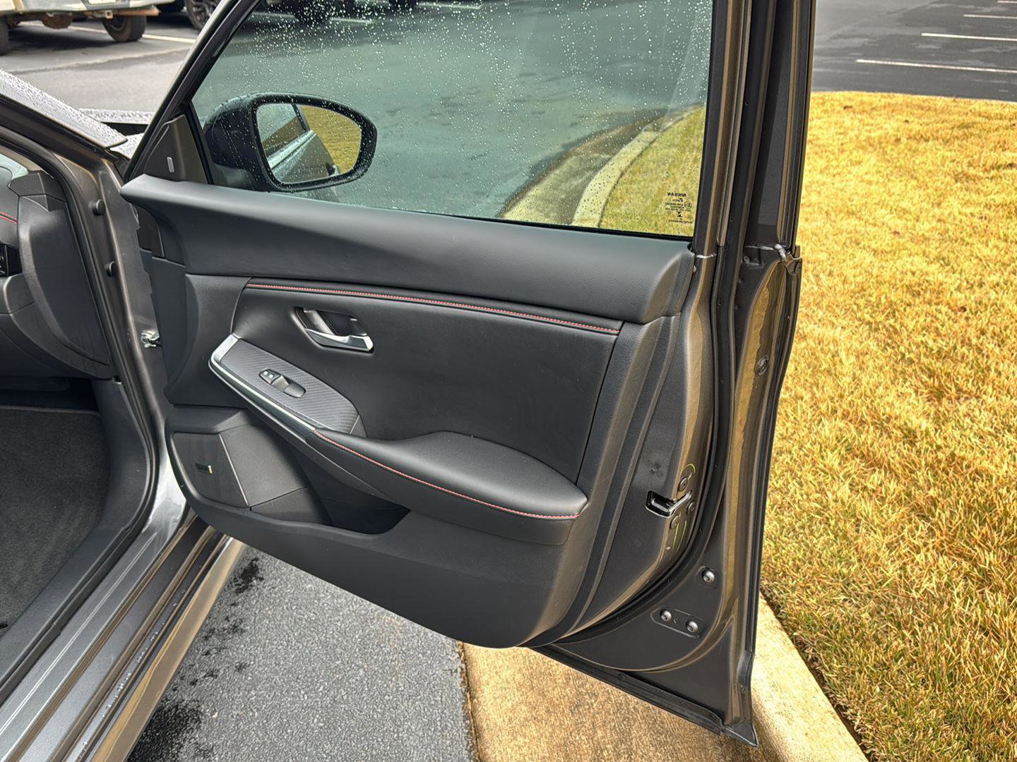 Used 2024 Nissan Sentra SR w/ SR Premium Package image 12