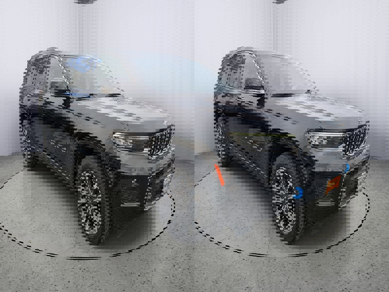 Used 2022 Jeep Grand Cherokee Overland image 2