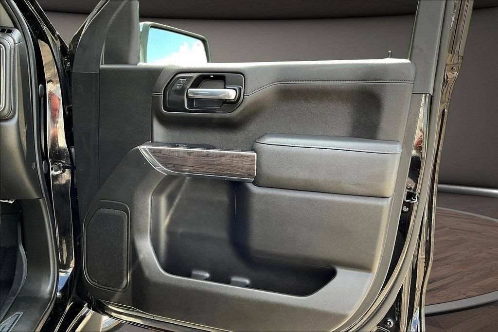 Used 2022 Chevrolet Silverado 1500 LTZ AWD/4WD image 31
