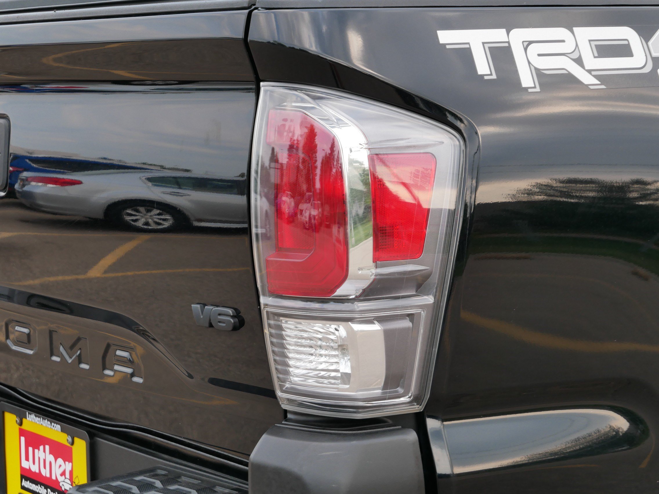 Used 2021 Toyota Tacoma TRD Off-Road AWD/4WD image 17