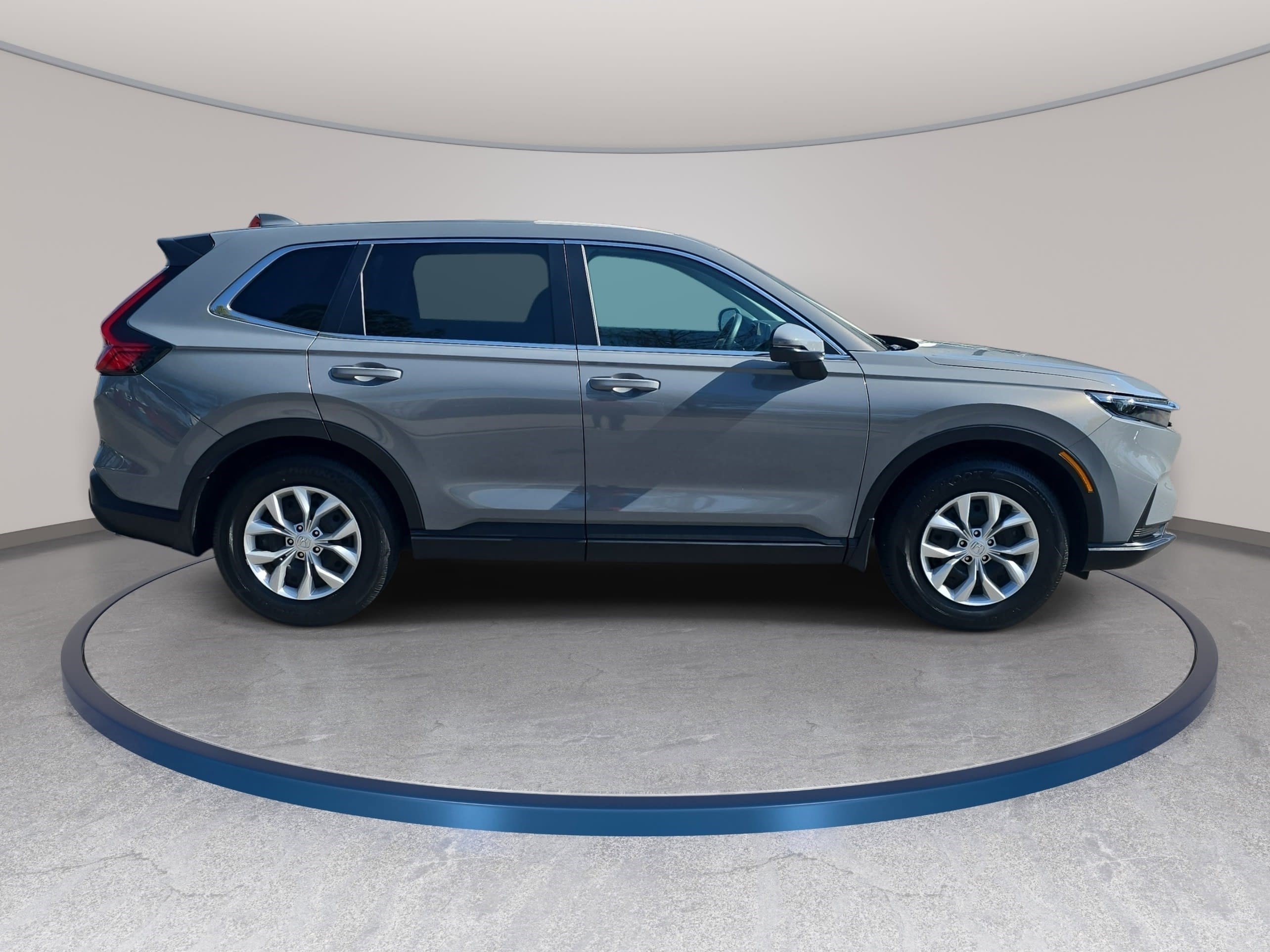 Used 2025 Honda CR-V LX image 4