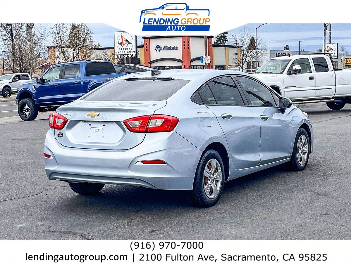 Used 2018 Chevrolet Cruze LS FWD image 4