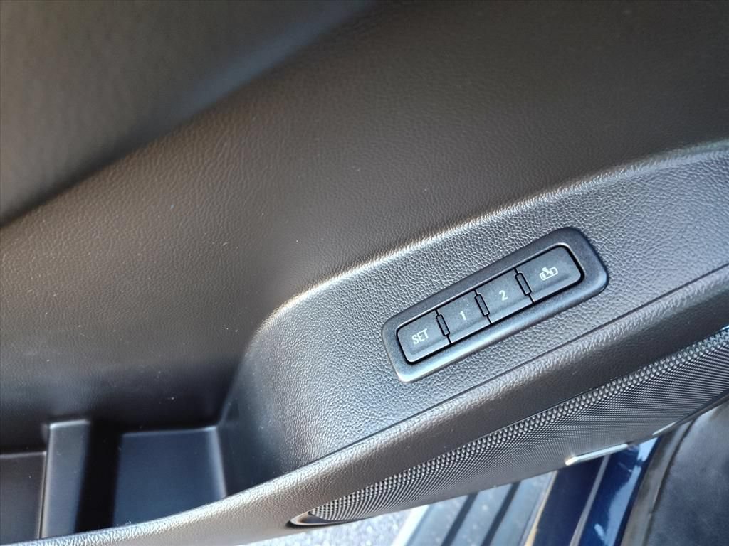 Used 2018 Chevrolet Tahoe LT AWD/4WD image 13